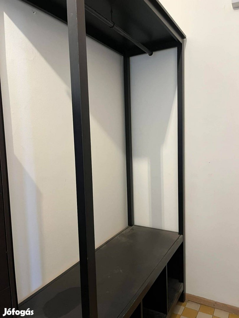 Masszív fekete fa ruhaállvány