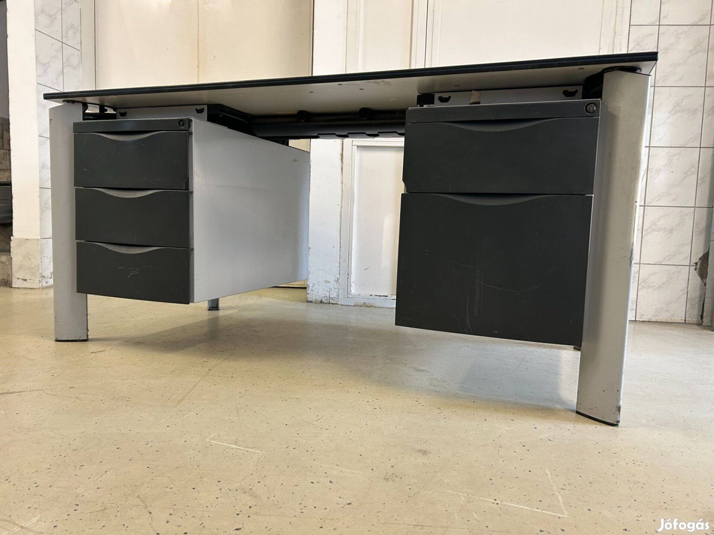 Masszív fém műhelyasztal 160x80 cm, 7 fiókos, robusztus