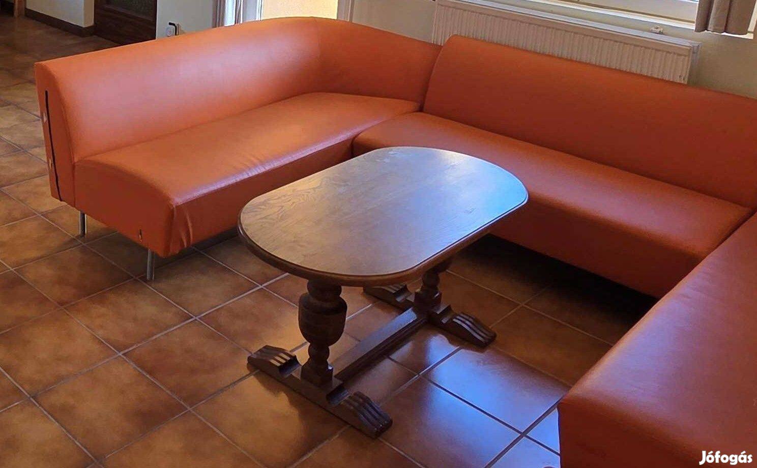 Masszív tölgyfa dohányzóasztal