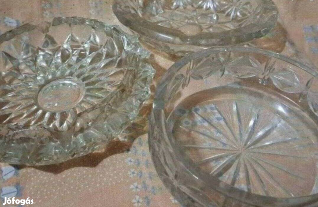 Masszív üveg hamutartók