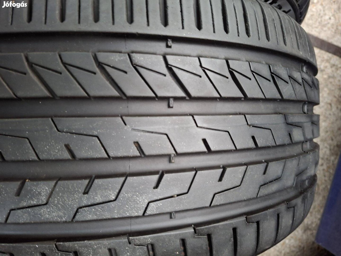 Matador 255/40R19 gumi pár