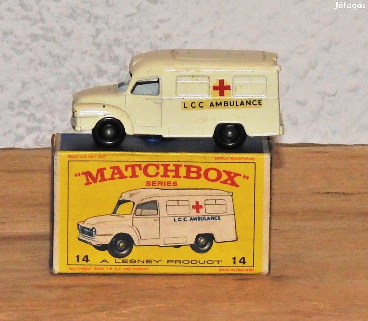 Matchbox 14 Lomas ambulance