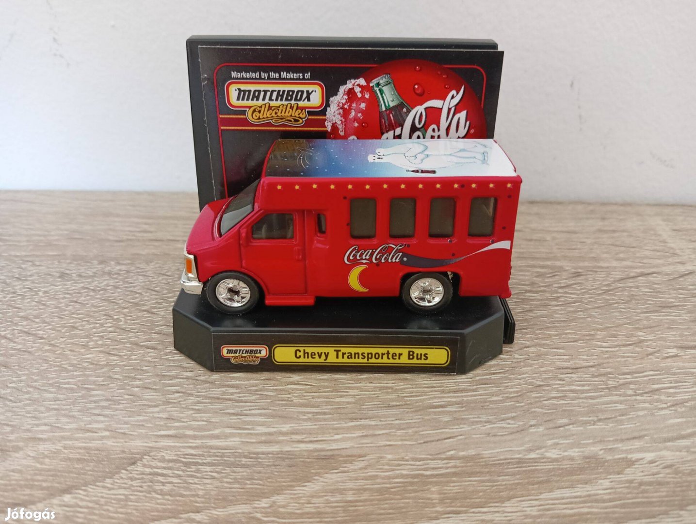 Matchbox 1999 Chevy Transporter Bus Coca-Cola Collectible Polar Bea