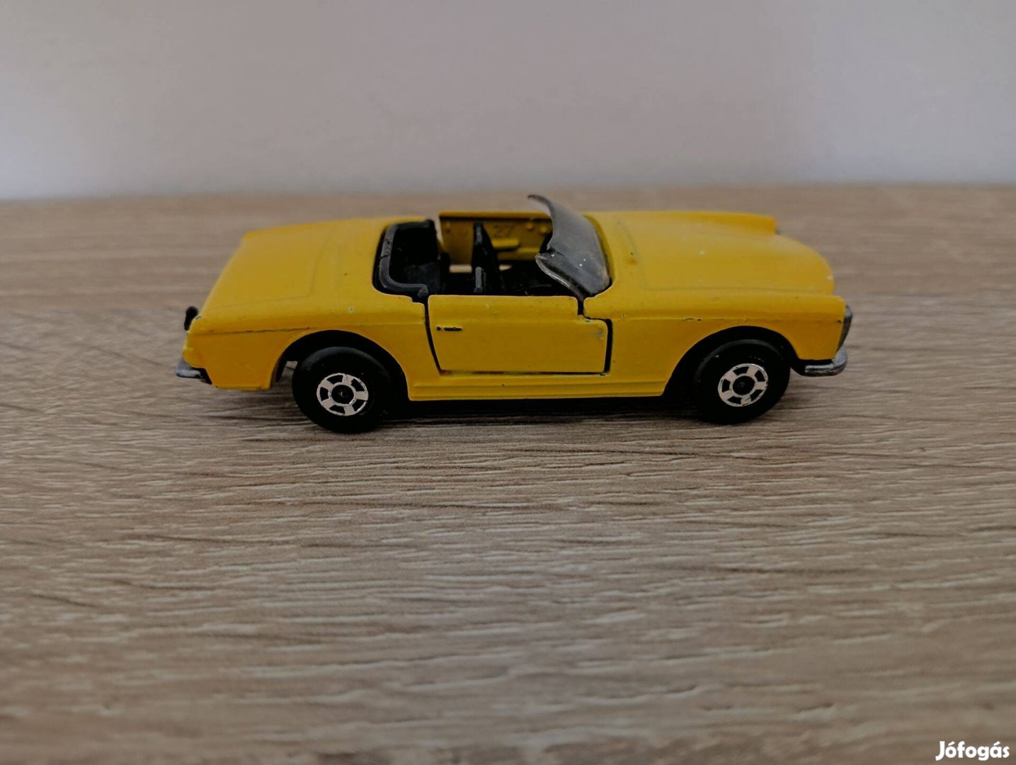 Matchbox 27 Mercedes Benz 230SL Cabrio -Yellow