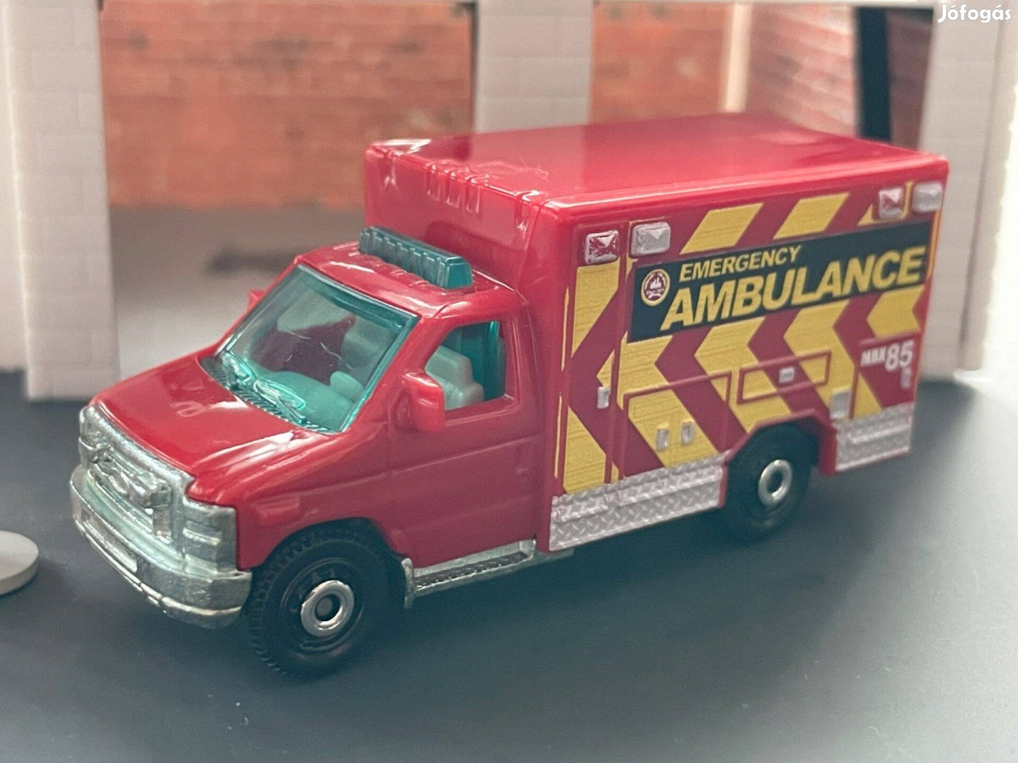 Matchbox Ford F-350 Ambulance