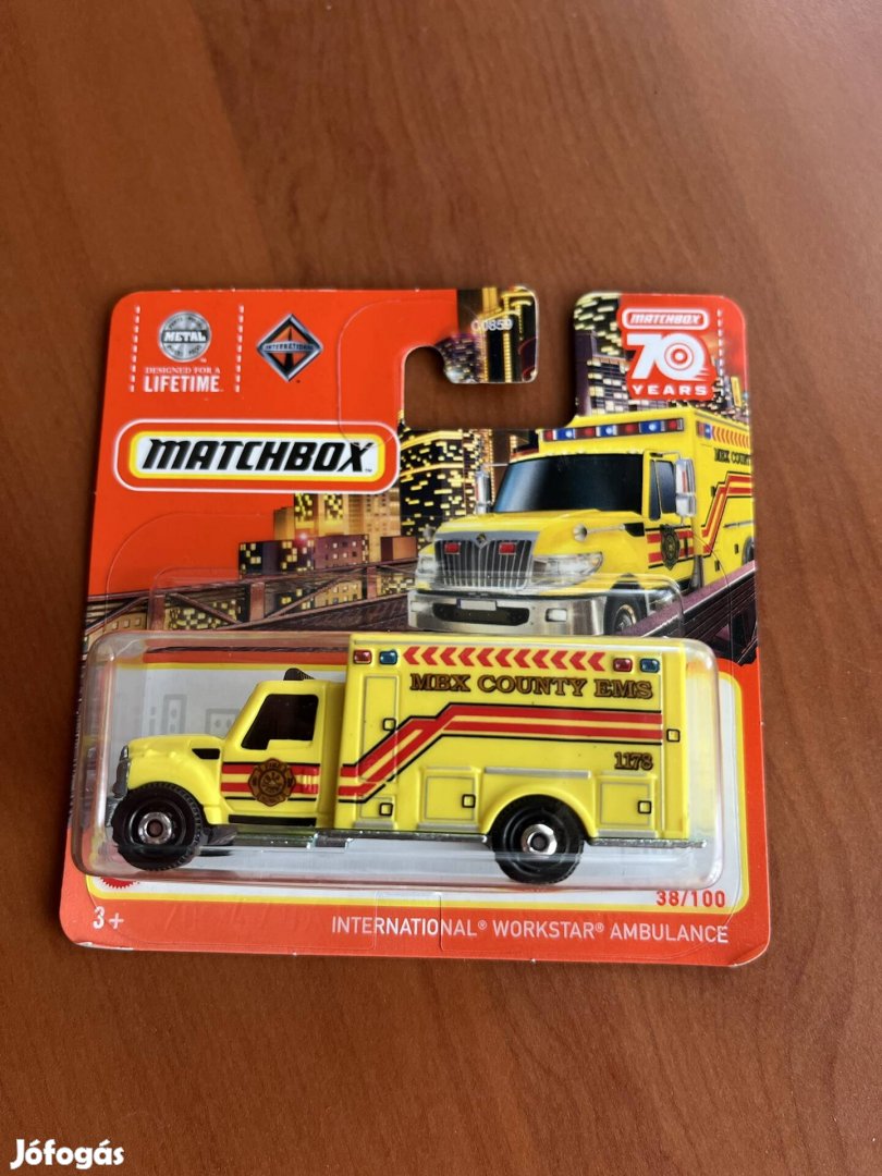 Matchbox International Workstar Ambulance Új