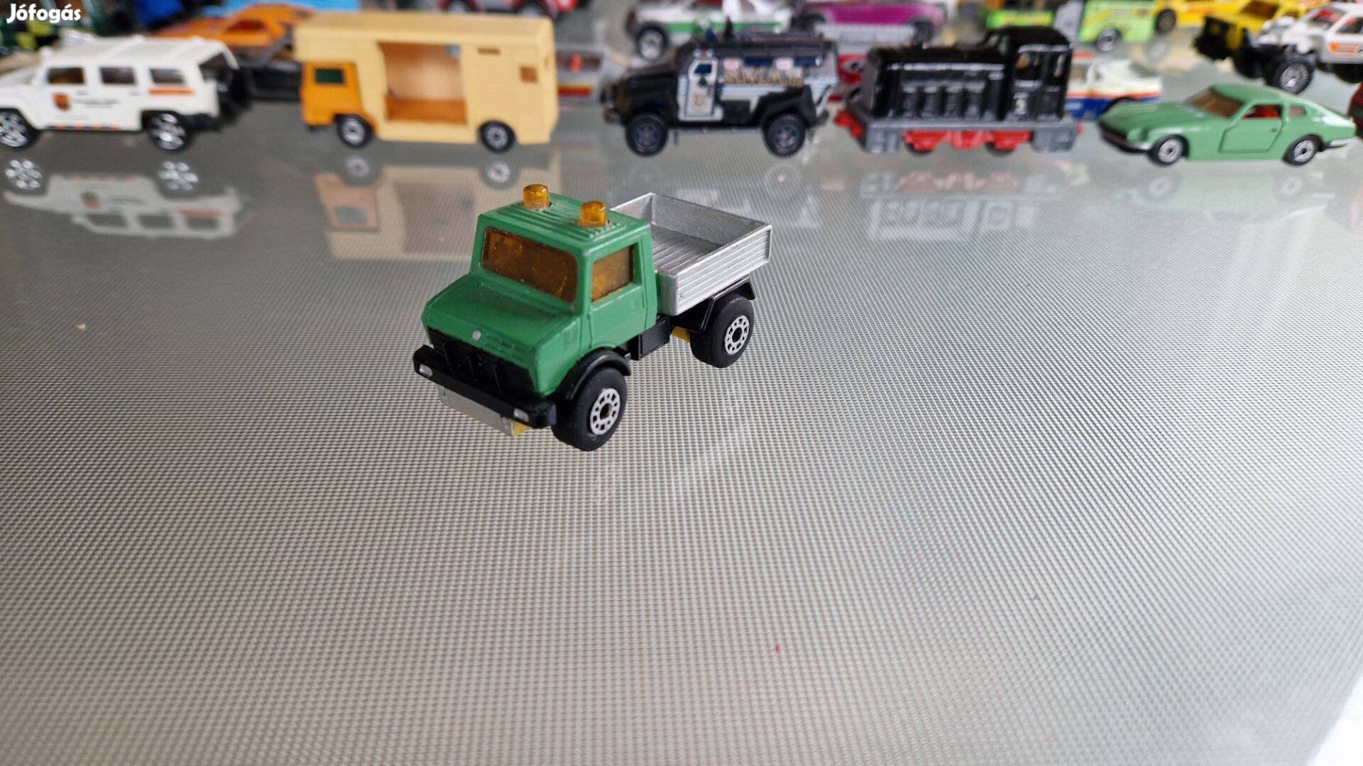 Matchbox Mercedes-Benz Unimog Kisautó