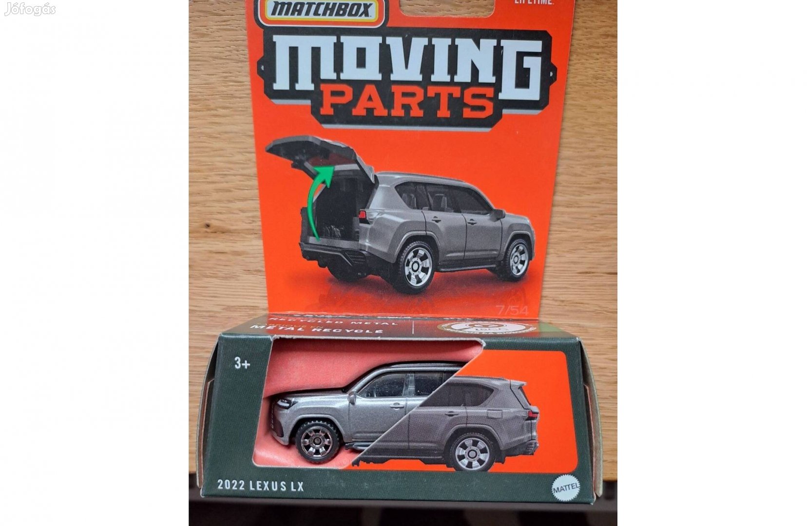 Matchbox Moving Parts 2022 Lexus RX bontatlan dobozban