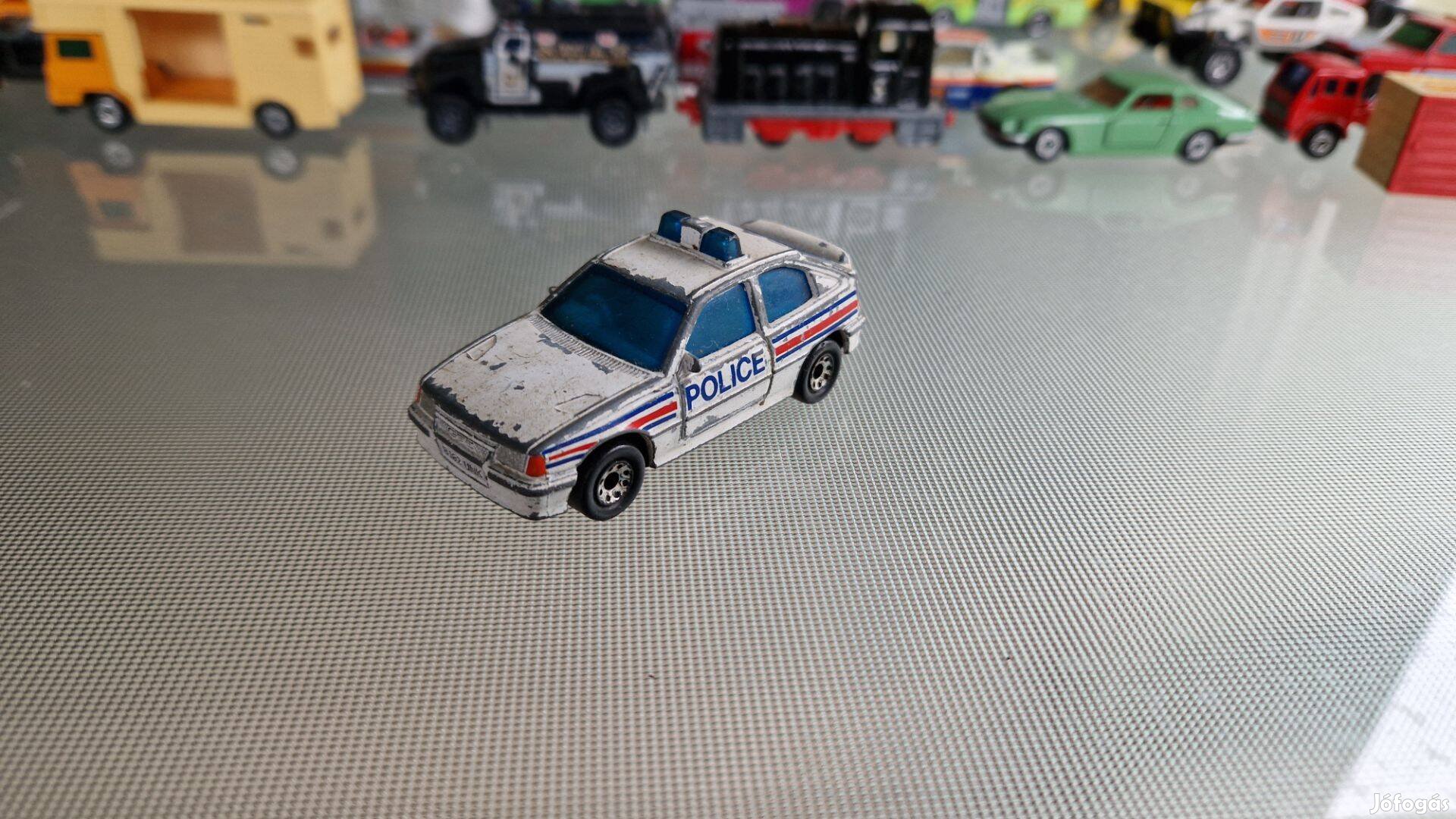 Matchbox Opel Kadett GSI / Vauchall Astra GSI Police Kisautó