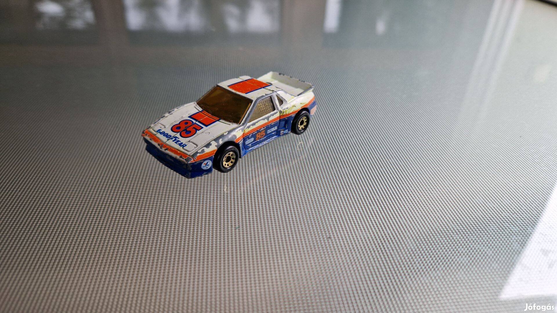 Matchbox Pontiac Fiero Kisautó