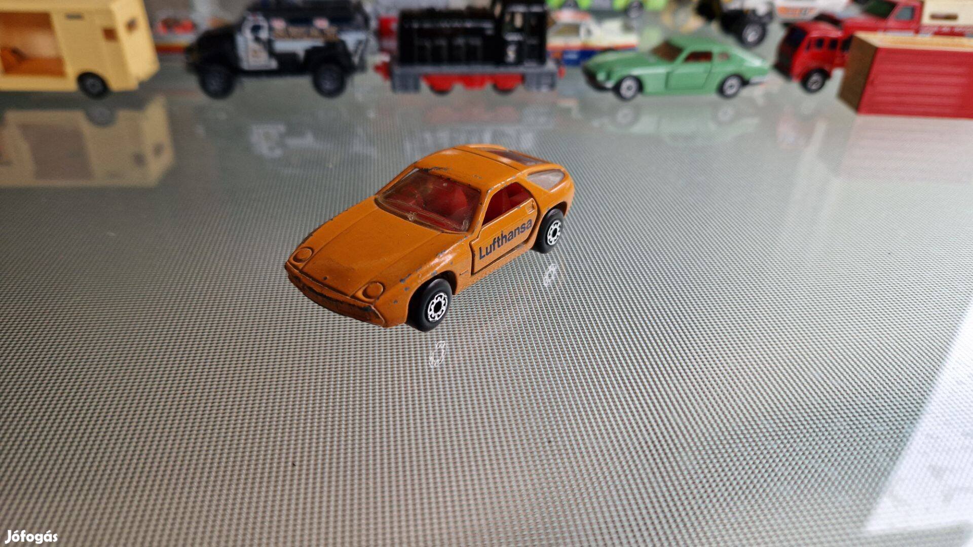 Matchbox Porsche 928 Kisautó Narancssárga