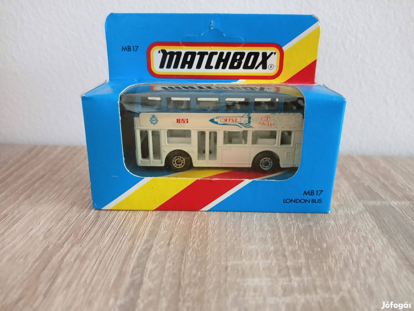 Matchbox Superfast 17 London Bus Space For Youth