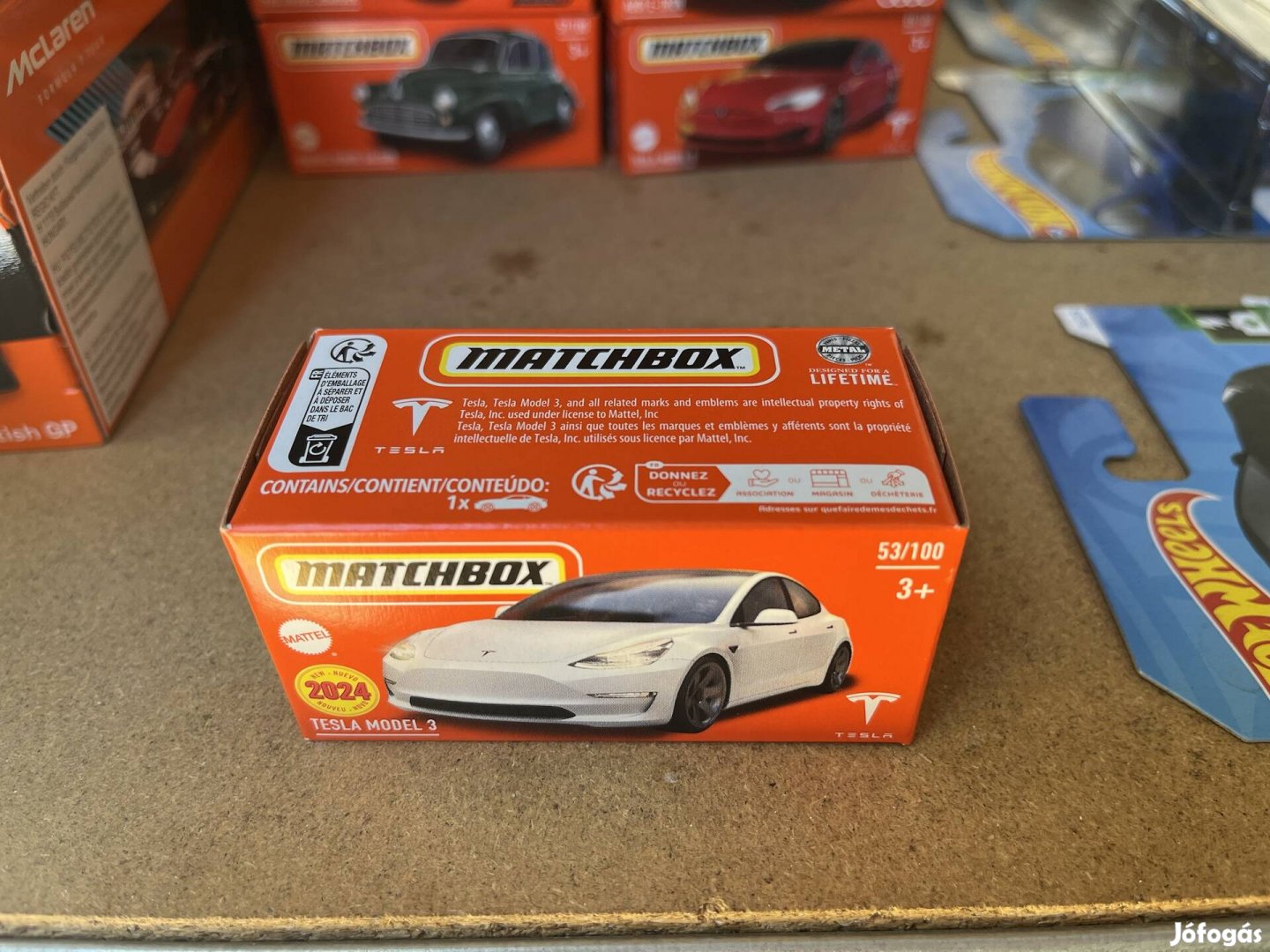 Matchbox Tesla Model 3 papírdobozos Új