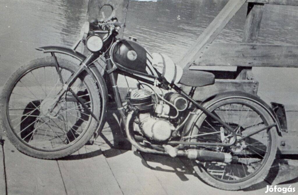 Mátra 100 125 régi veterán motor