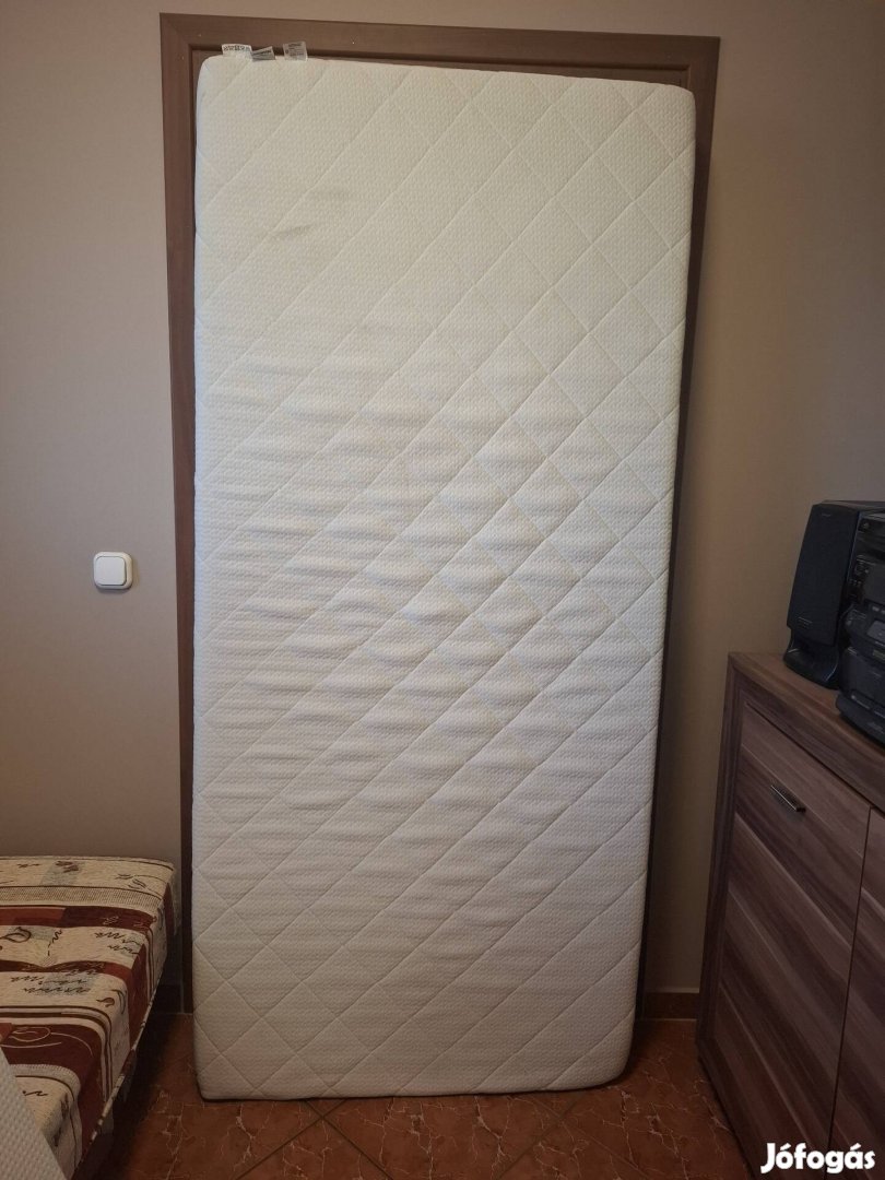 Matrac 90x200 cm, mosható huzatú, szép állapot Hajdúszoboszló