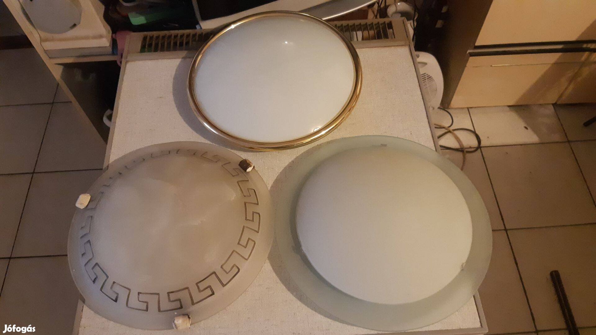 Matt búrás kerek UFO falilámpa