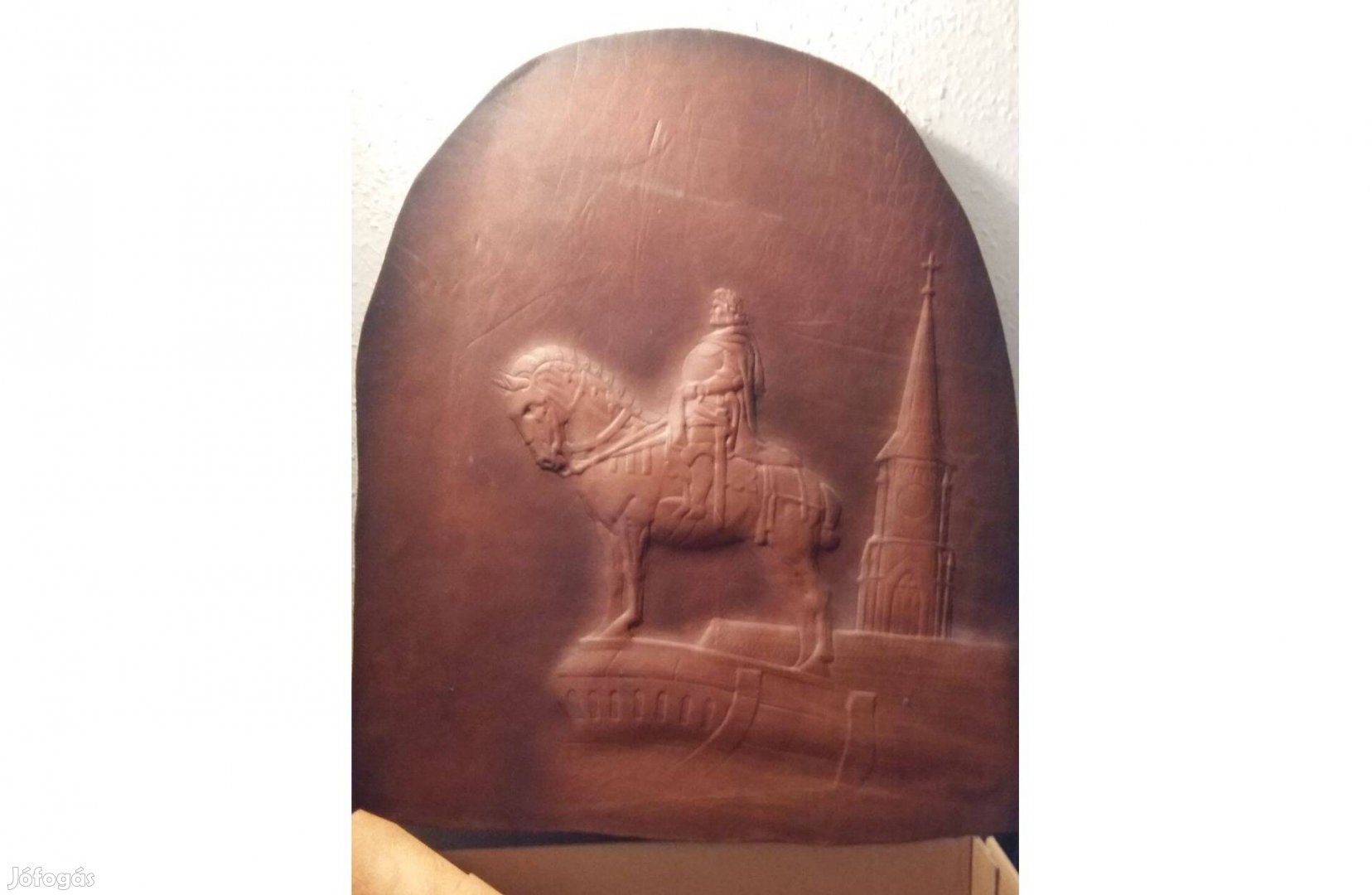 Mátyás király bőr dombormű