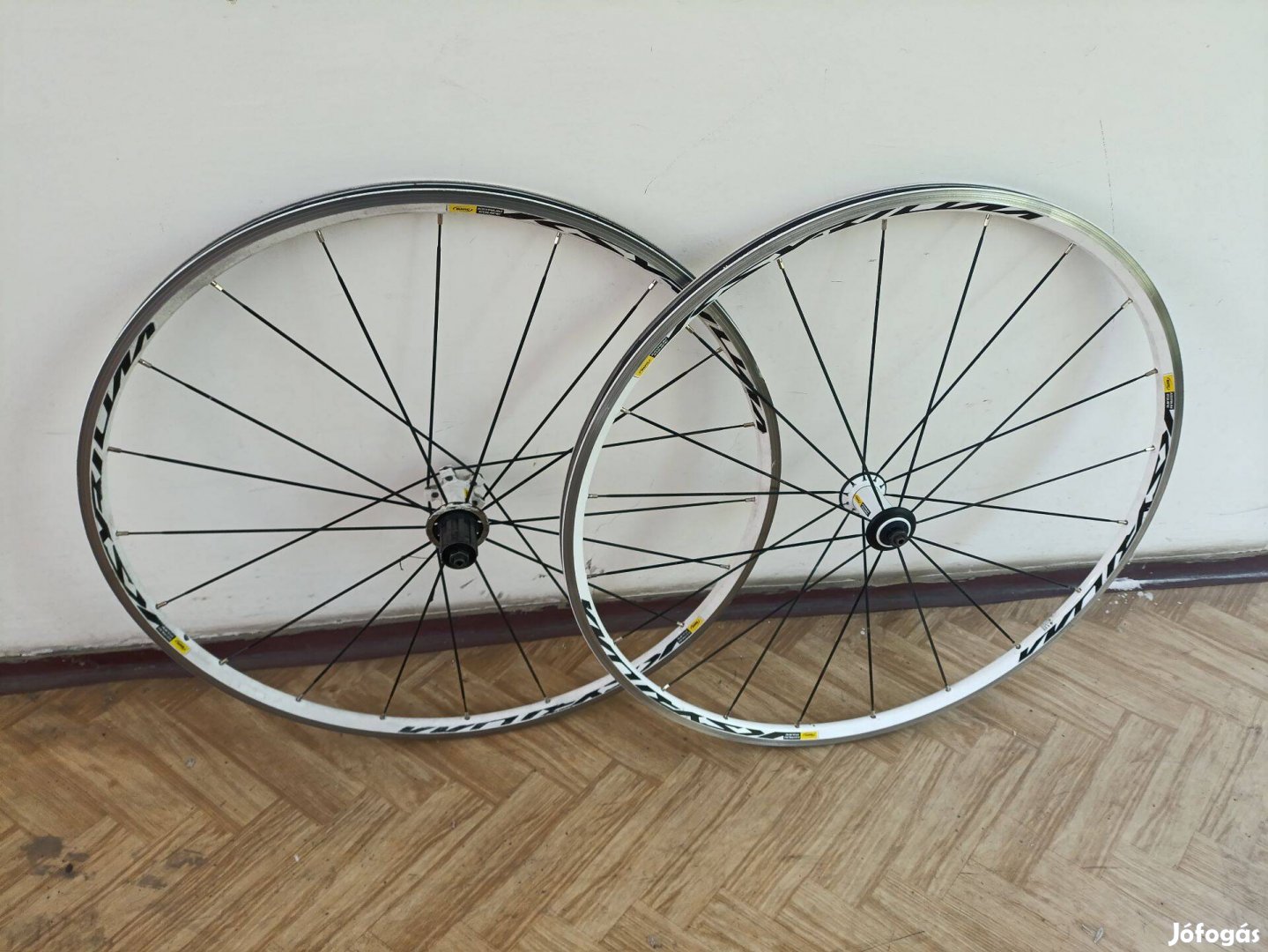 Mavic Equipe országúti kerékpár kerékszett hátsó kerék hibás