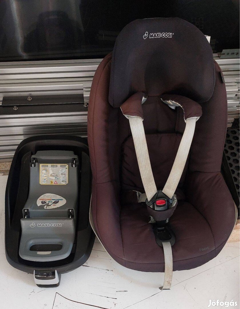 Maxi Cosi Pearl gyerekülés Family Fix isofixes talppal