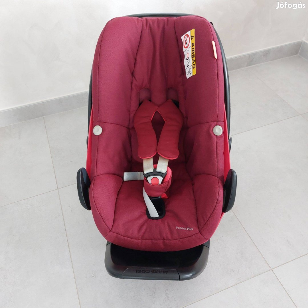 Maxi-Cosi Pebble Plus hordozó (0-75 cm) + Base (rögzítőtalp autóba)