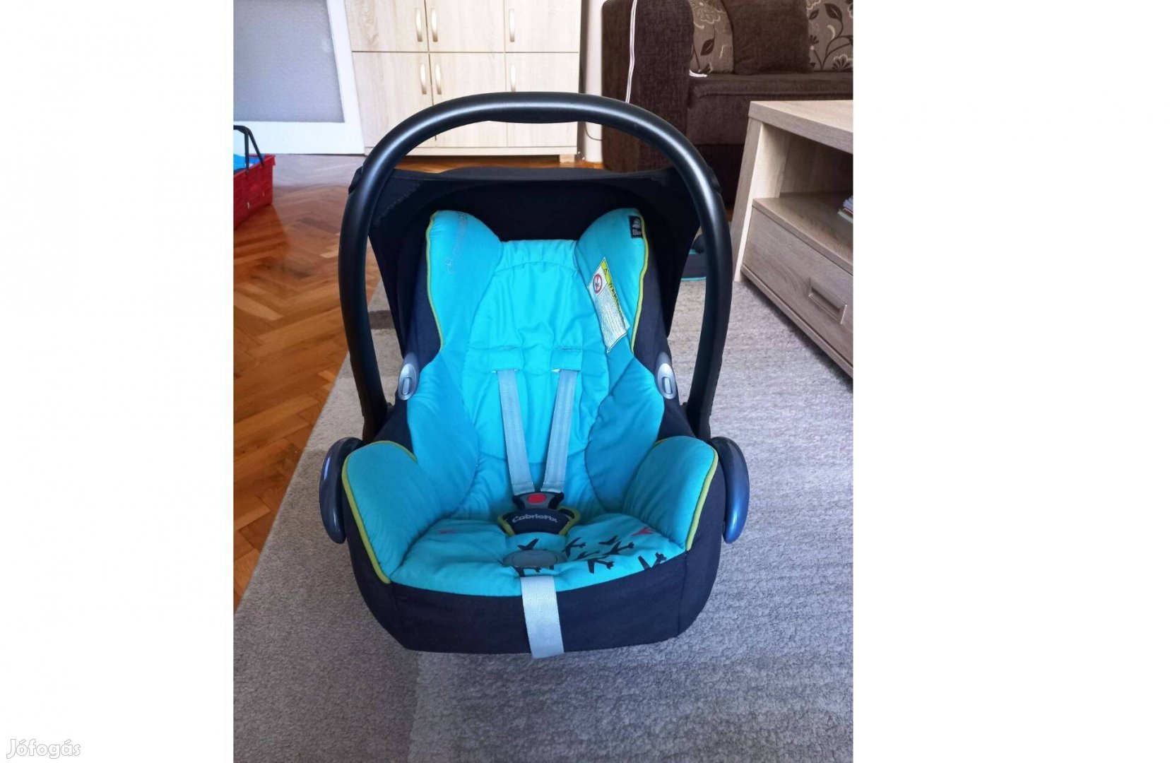 Maxi-Cosi bébi hordozó hibátlan állapotban, újszülött betéttel eladó