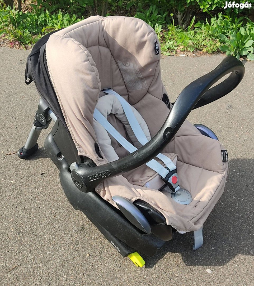 Maxi-cosi gyerekülés (2 db) + Isofix talp