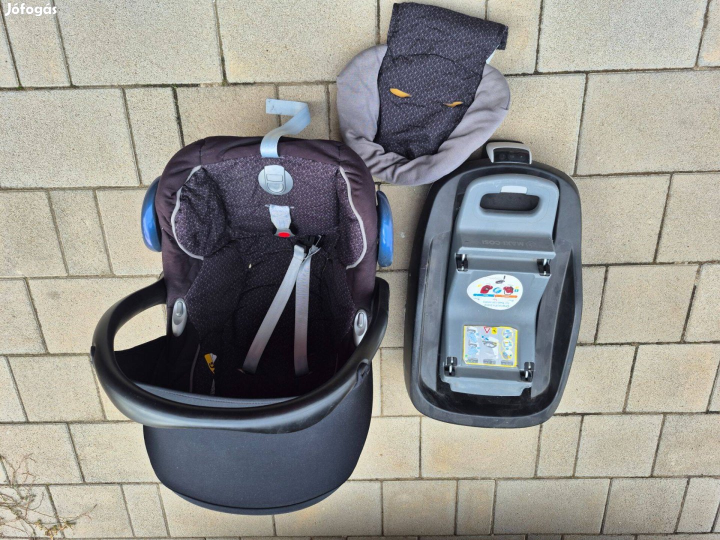 Maxi cosi hordozó + isofix bázistalp