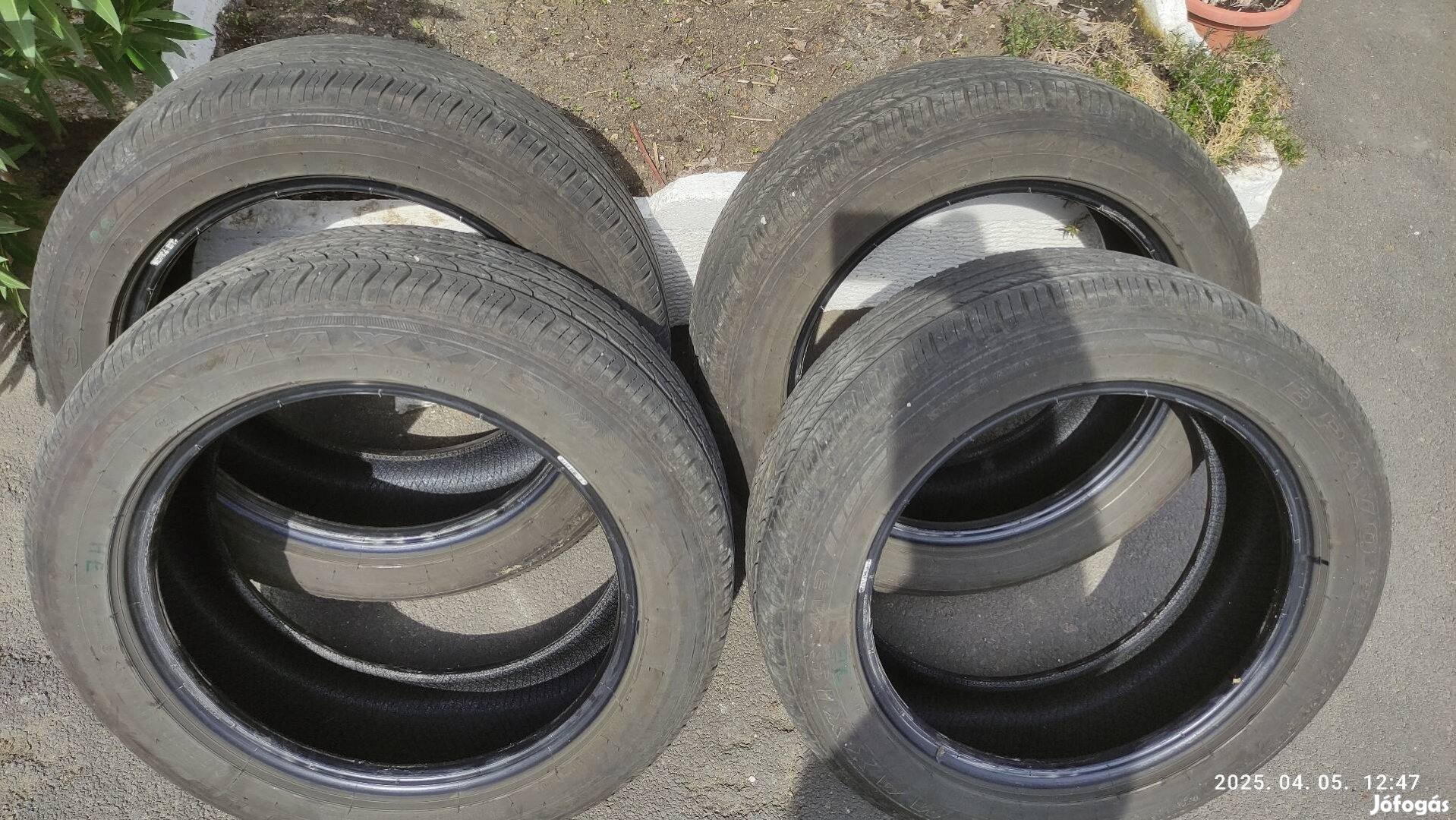 Maxxis Bravo HP 215/55 R17 nyári gumi eladó