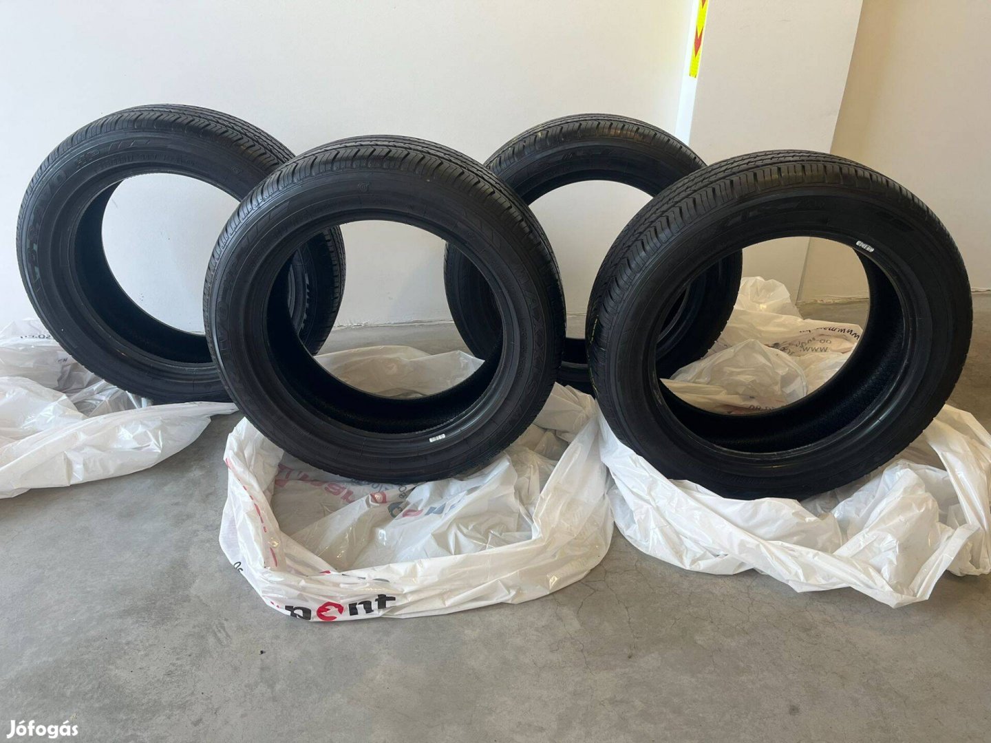 Maxxis Bravo HP M3 nyári gumiabroncs (4 db) 215/55 R17 94V