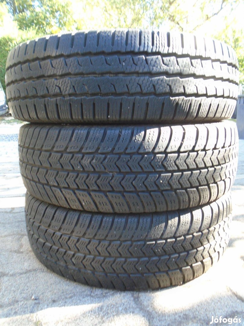 Maxxis Vansmart Snow 225/75R16C 3 db téli gumi eladó