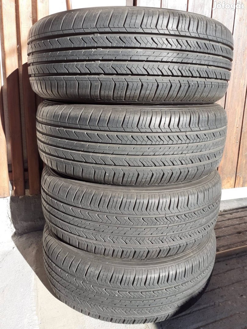 Maxxis nyári autógumi garnitúra 215x55x17 mm