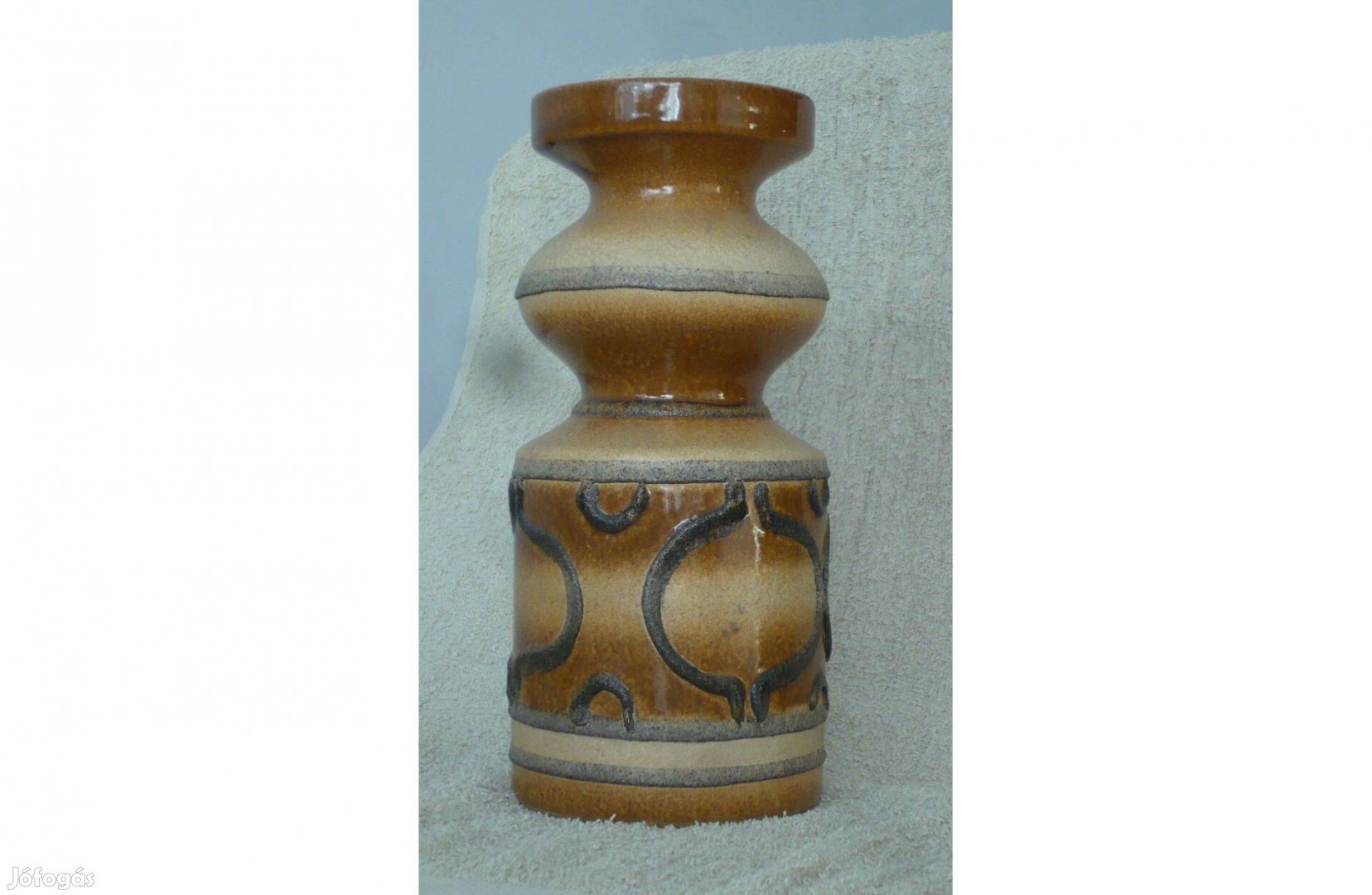 Mázas keráma váza, 24 cm. magas
