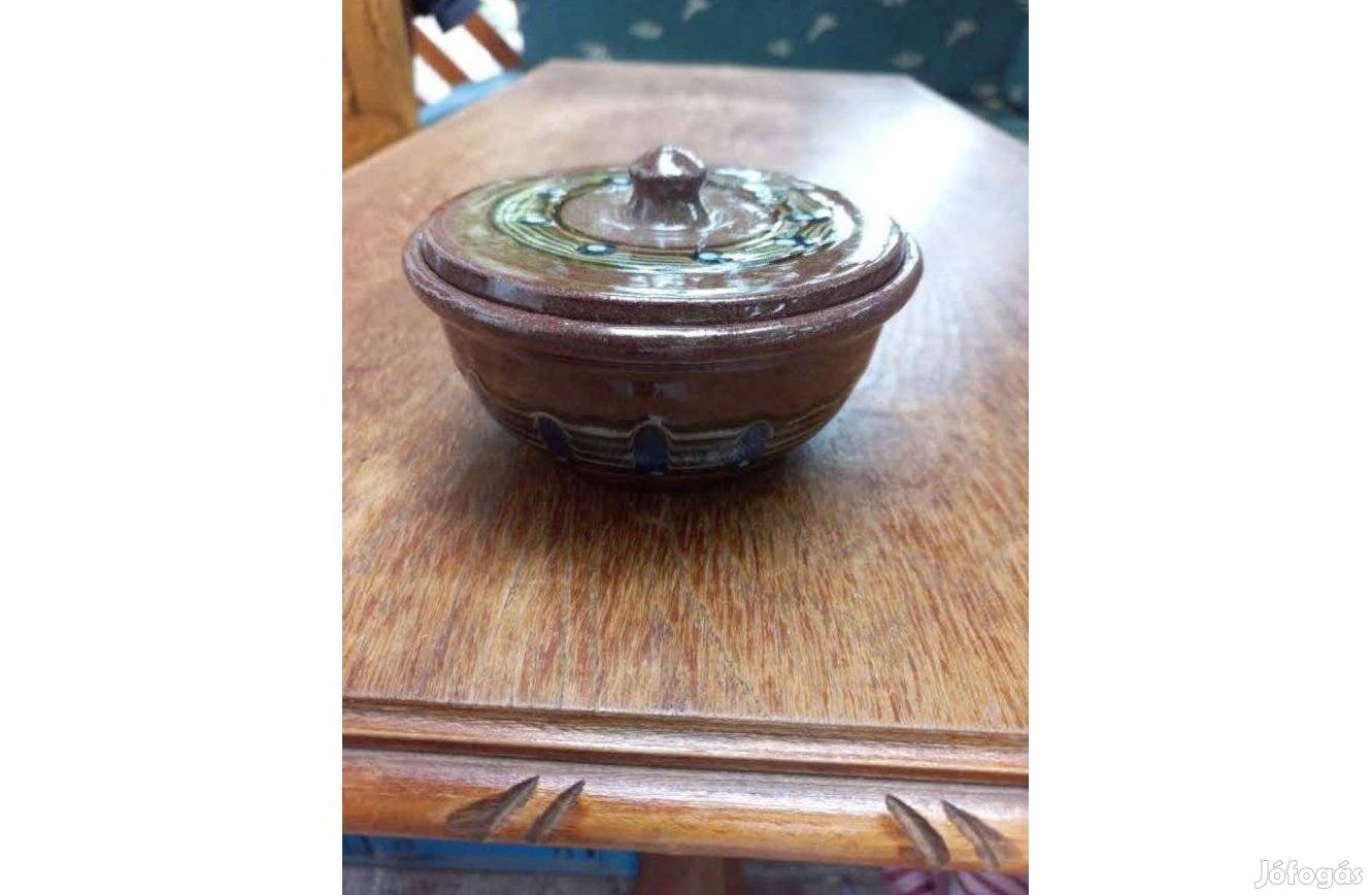 Mázas kerámia bonbonier tetővel