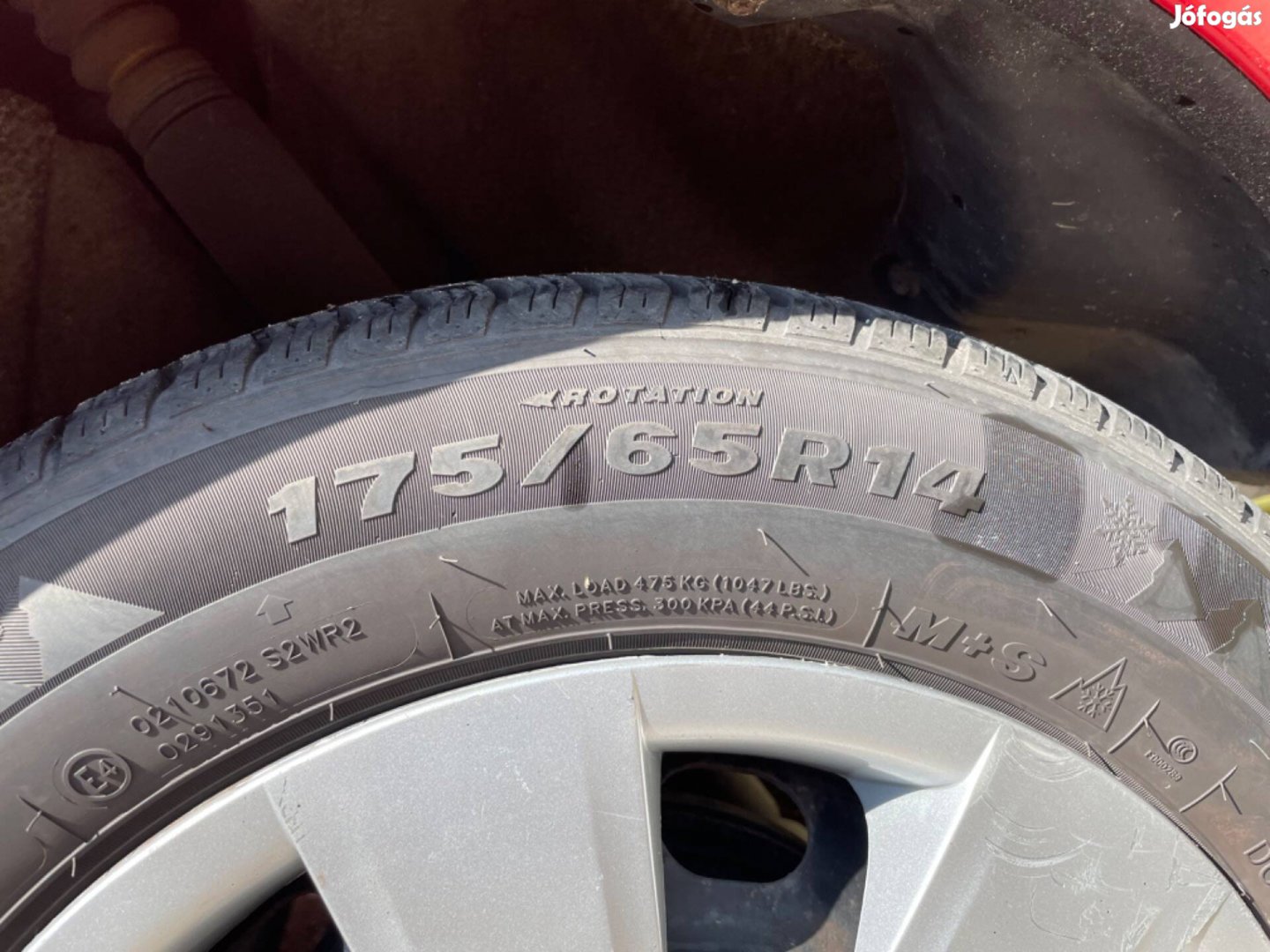 Mazda2 felni disztárcsa 175/65R14 téli gumi