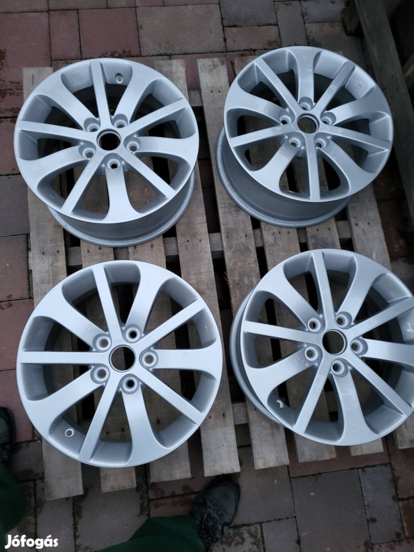 Mazda 16 colos alufelni