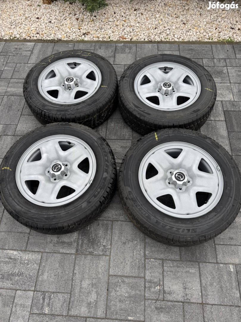 Mazda 17-es lemezfelni + 225/65 R17 téligumi eladó