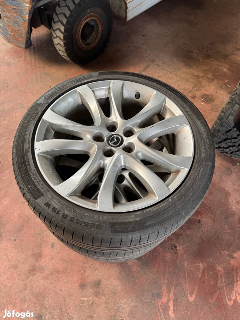 Mazda 225/45 R19 nyári könnyűfém garnitúra eladó!