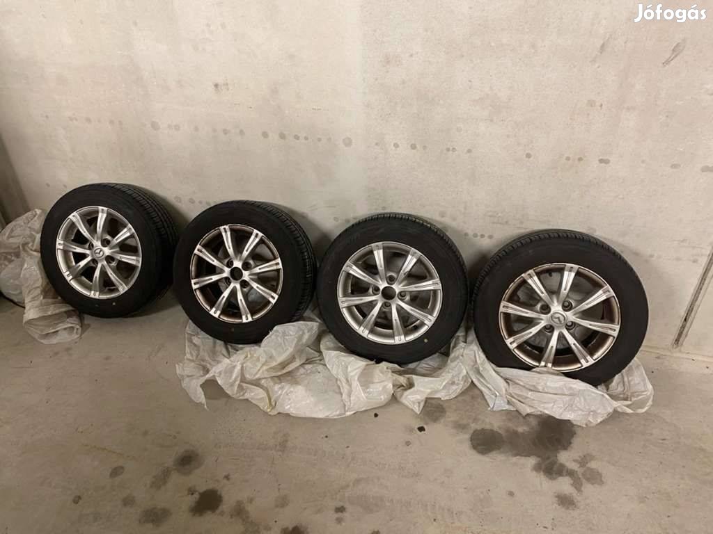 Mazda 2 alufelni 185/60 R14 nyári gumik