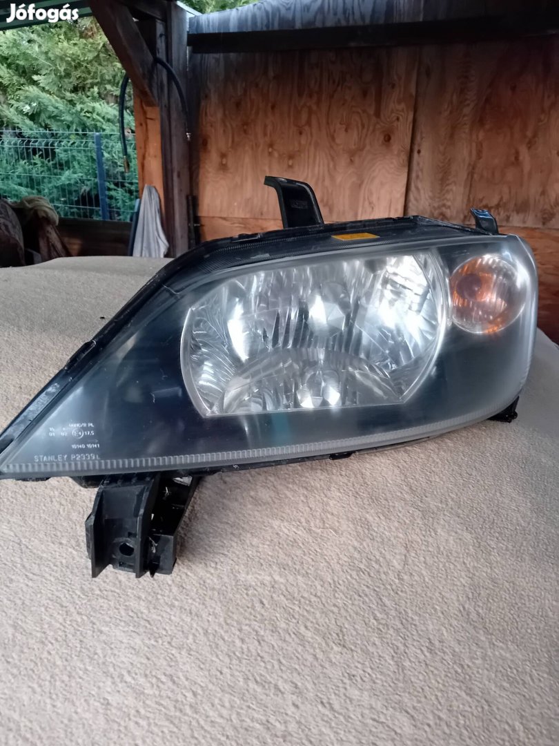 Mazda 2 első lámpa 