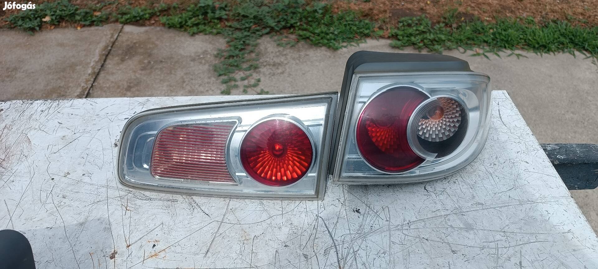 Mazda 2 hátsó lámpa 