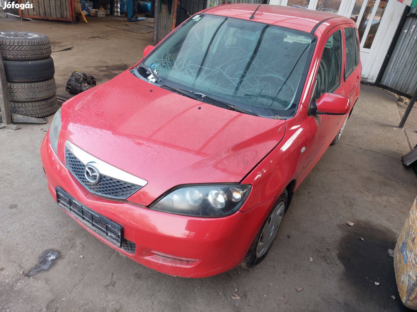 Mazda 2 karosszéria elemei piros