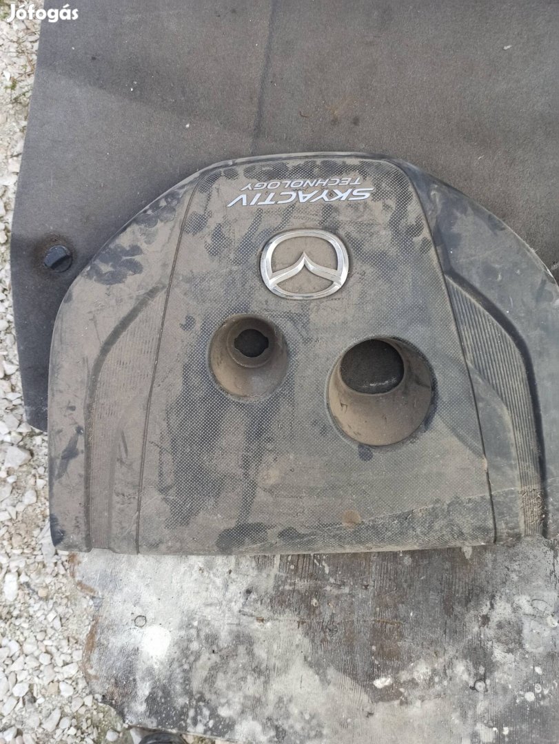Mazda 2 motor burkolat 