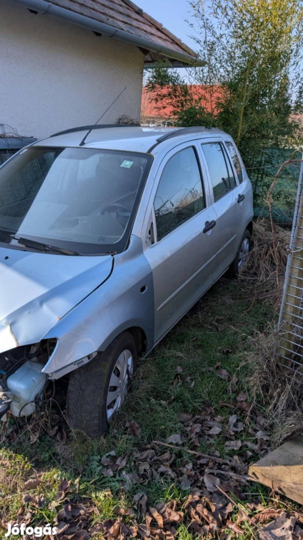 Mazda 2 rendszám nelküli 