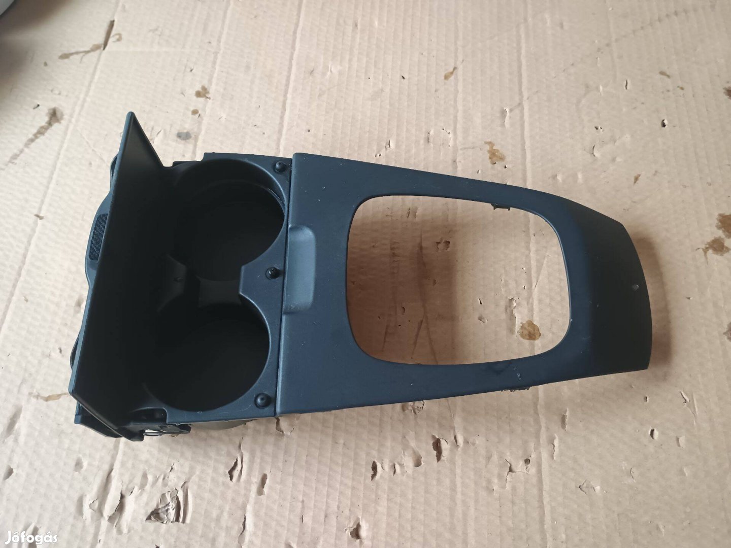 Mazda 323F pohártartó, váltó körüli burkolat B30D 64 341