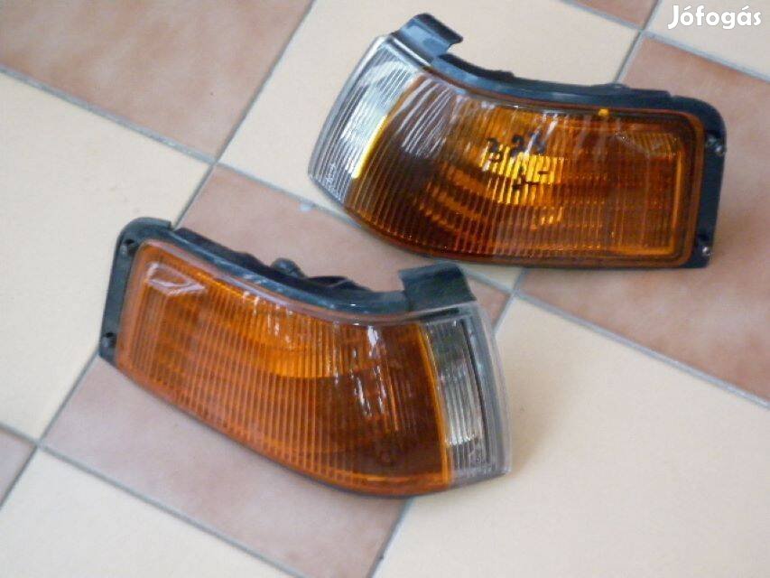 Mazda 323 BG irányjelző pár eladó