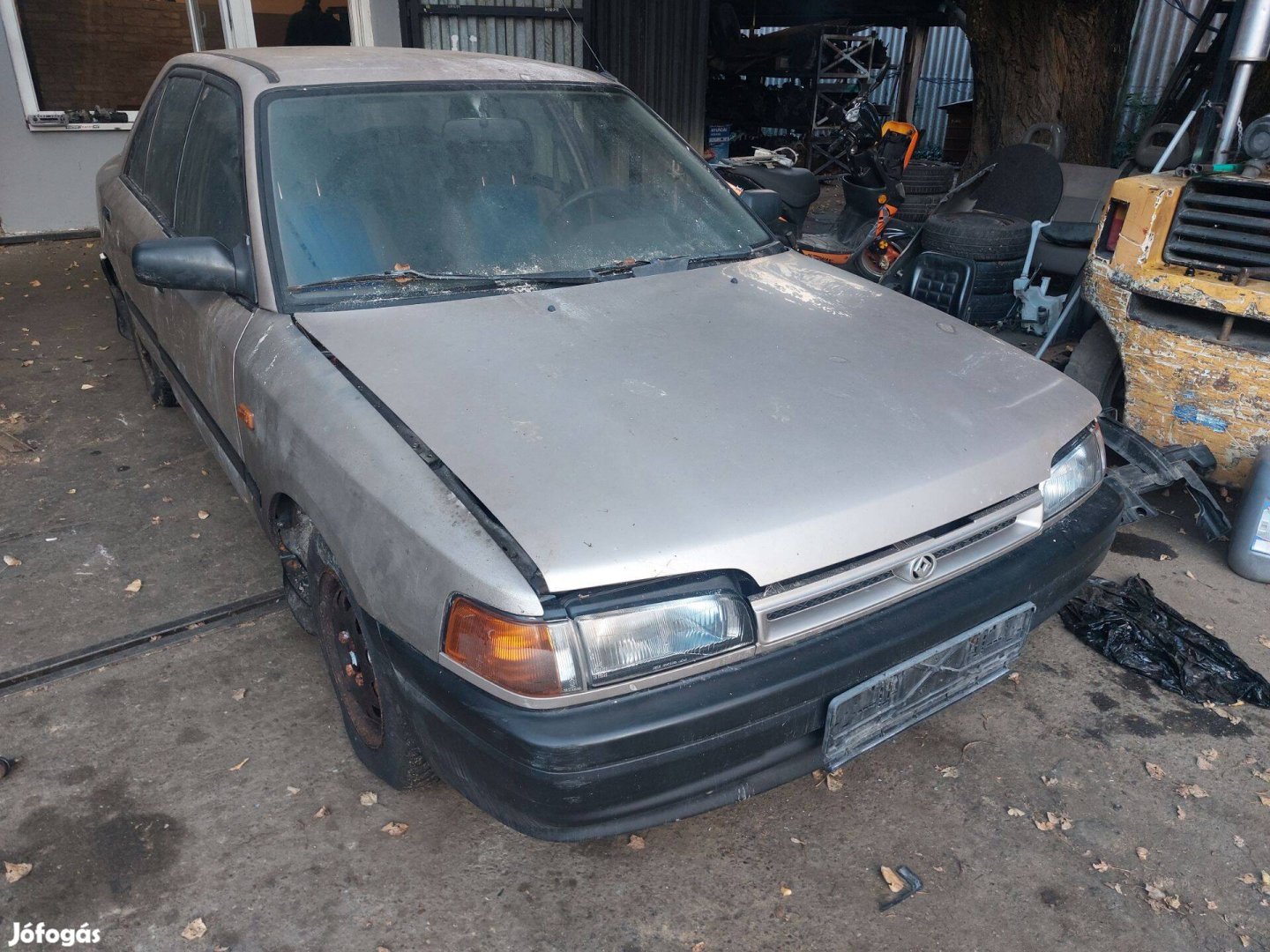 Mazda 323 BJ alkatrészei