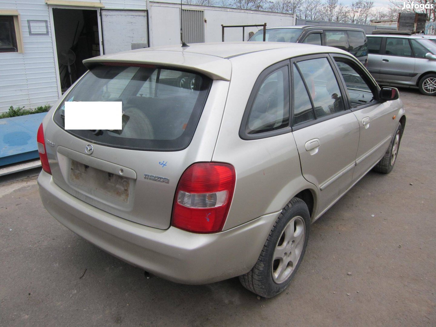 Mazda 323 bontott alkatrészek eladók