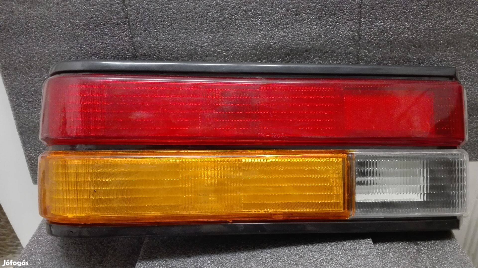 Mazda 323 hátsólámpa bal (4) 1981 -> 1983