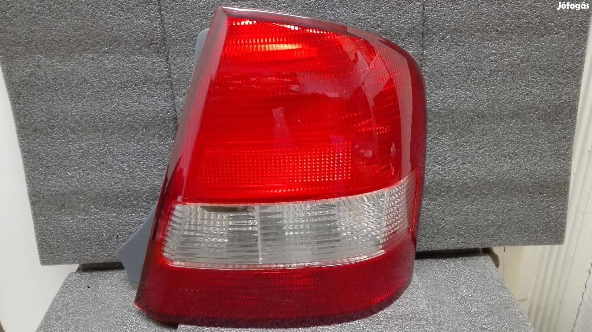Mazda 323 hátsólámpa jobb (4) 1998 -> 2000 új akciós
