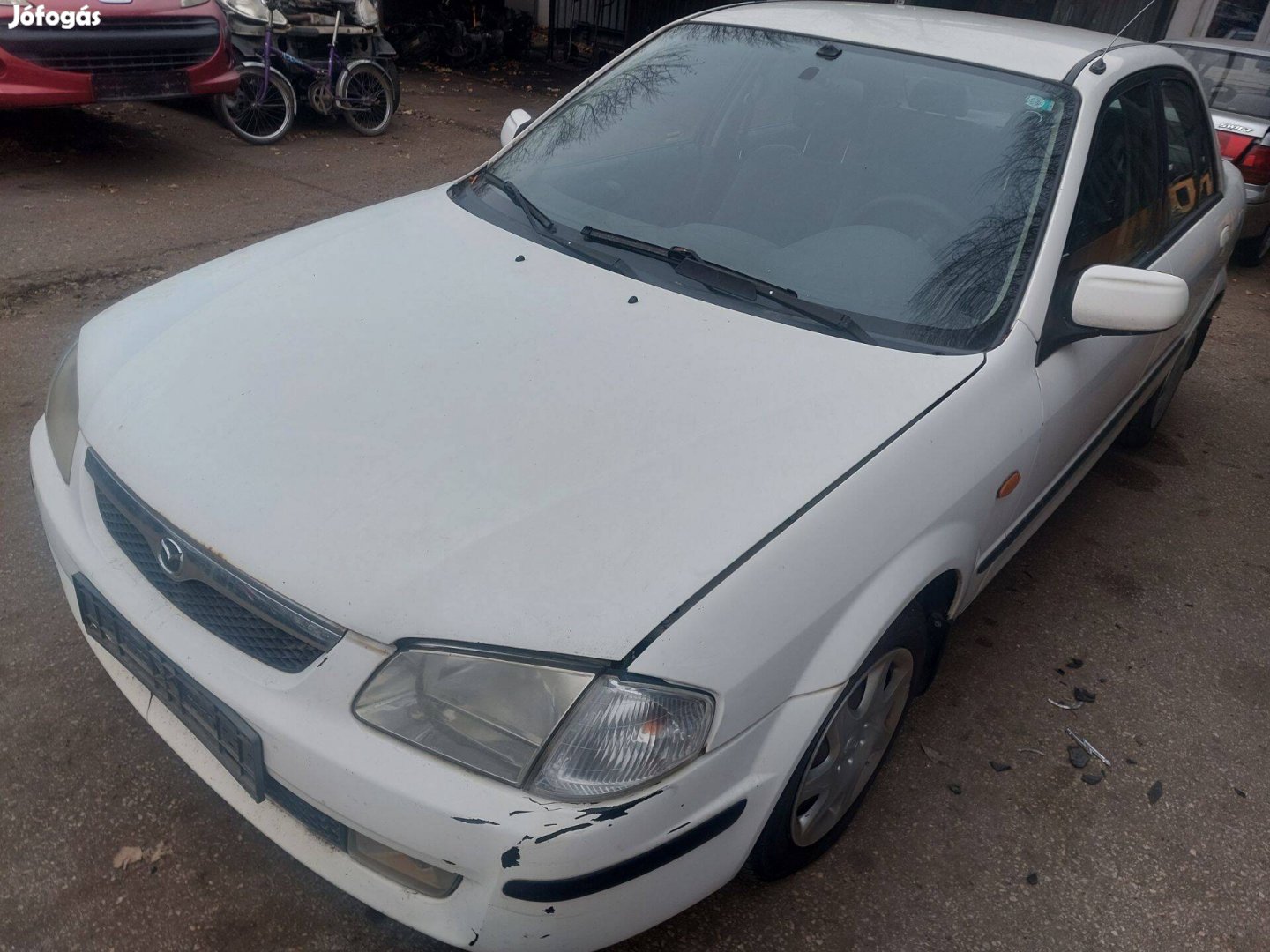 Mazda 323 karosszéria elemei sedan